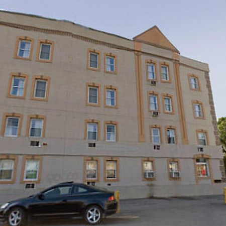 Americas Best Value Inn Dearborn Extérieur photo