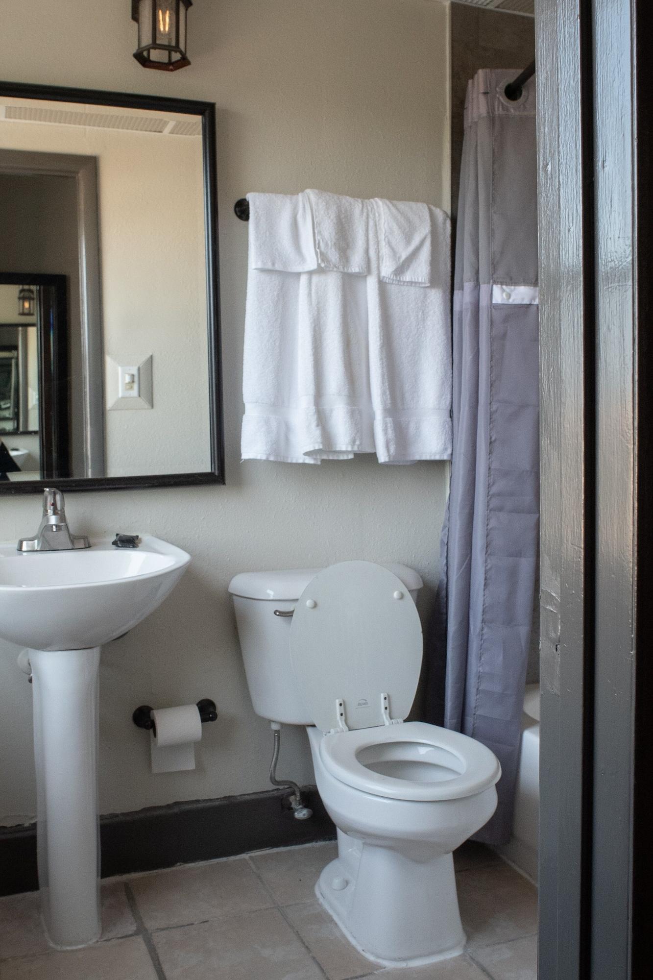 Americas Best Value Inn Dearborn Extérieur photo